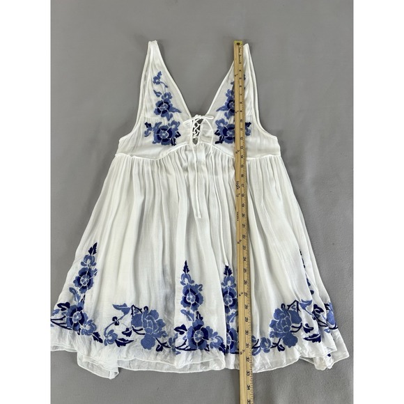 Free People Aida Slip Dress Size M  Womans White Floral Embroidered  Boho Hippie - Picture 9 of 15